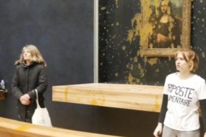 Ativistas atacaram o quadro Mona Lisa, no Museu do Louvre (Imagem: Instagram/Reprodução)