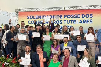 Conselheiros tutelares de Manaus foram empossados, com atraso de 11 dias (Foto: Murilo Rodrigues/AM ATUAL)