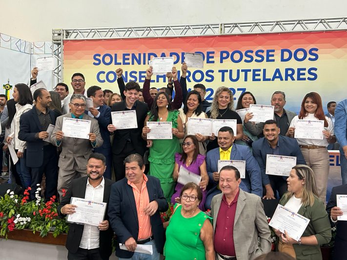 Conselheiros tutelares de Manaus foram empossados, com atraso de 11 dias (Foto: Murilo Rodrigues/AM ATUAL)
