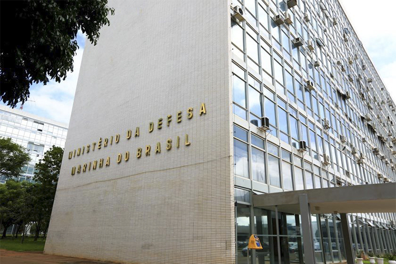 Ministério da Defesa alegou que adegas possibilitam melhor ambiente em hotéis militares (Foto: Ministério da Defesa/Divulgação)