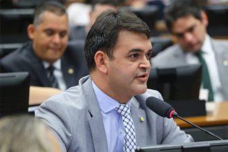 Deputado Rubens Pereira Júnior quer desencorajar constrangimento contra autoridades públicas (Foto: Vinícius Loures/Agência Câmara)