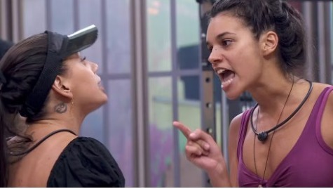 Fernanda (de viseira) e Alane (dedo apontado) discutiram na tarde desta quarta-feira no BBB-24 (Foto: Globo/Divulgação)