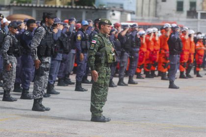 Policiais civis, militares e bombeiros integram a Operação Impacto (Foto: Alex Pazuello/Secom)
