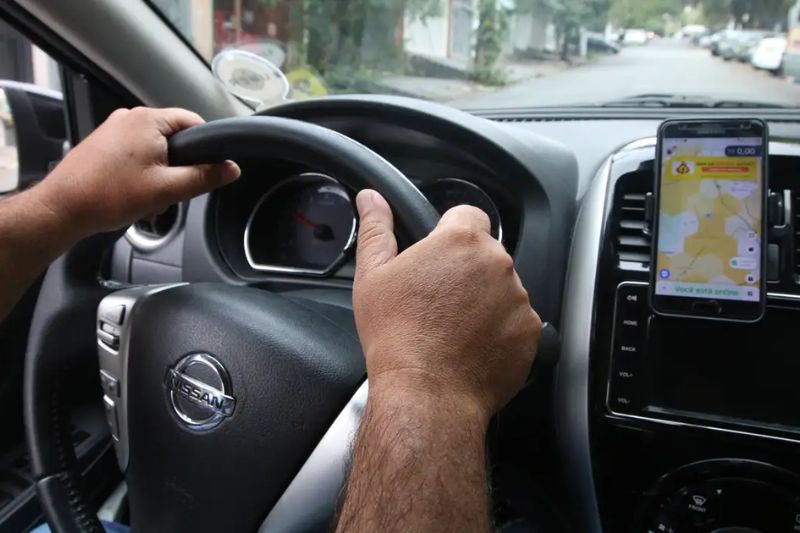 A lei estabelece que motoristas devem conduzir as pessoas vulneráveis á autoridade policial ou unidade de saúde (Foto: Rovena Rosa/Agência Brasil)
