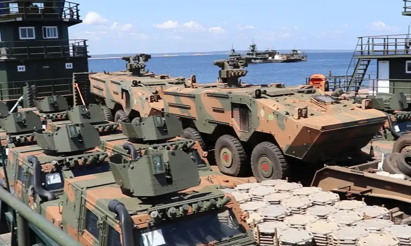 Exército brasileiro enviou 28 viaturas militares para a fronteira (Foto: Exército Brasileiro/Divulgação)