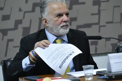 Embaixador Frederico Meyer foi chamado para voltar ao Brasil (Foto: Geraldo Magela/ Agência Senado)