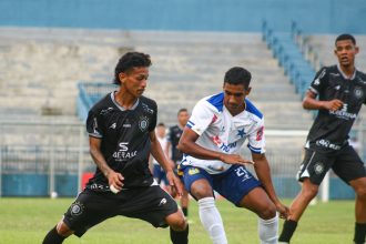 Nacional (de camisa branca) venceu o clássico contra o Rio Negro e confirmou vaga; adversário foi eliminado (Foto: Mateus Moreira/FAF)