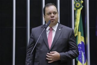 Elmar Nascimento criticou pedido de impeachment de Lula (Foto: Paulo Sérgio/Agência Câmara)