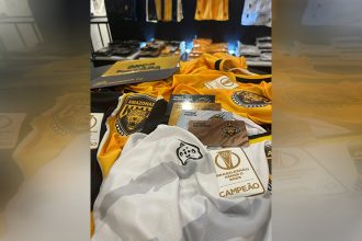 Stand do sócio-torcedor oferece também camisa oficial da Onça (Foto: Amazonas FC/Divulgação)