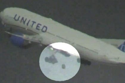 Avião da United Airlines perdeu um dos pneus na decolagem (Imagem: X Twitter/Reprodução)