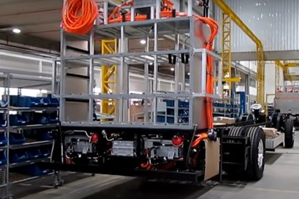 Baterias em chassi de ônibus elétrico: BYD vai instalar fábrica em Manaus (Imagem: BYD/YouTube/Reprodução)