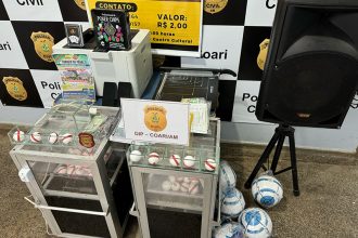 Material apreendido em loteria de casal em Coari. Polícia diz que negócio era clandestino (Foto: PC-AM/Divulgação)