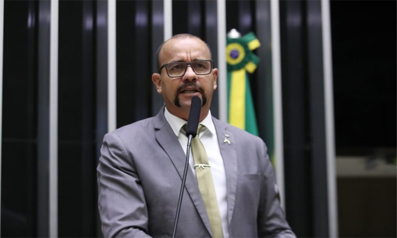 Deputado Sargento Gonçalves alega que proibição do consumo ajuda no combate ao tráfico de drogas (Foto: Zeca Ribeiro/Agência Câmara)