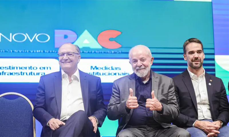Lula com o vice Geraldo Alckmin e o governador Eduardo Leite: mea culpa sobre promessas de campanha (Foto: Ricardo Stuckert/PR)