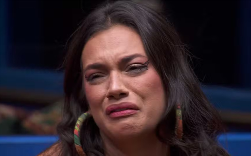 Alane chorou ao ser eliminada do BBB 24 (Imagem: Globoplay/Reprodução)
