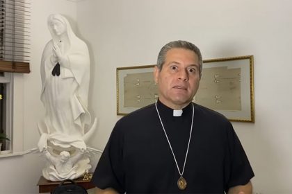Padre Alexandre Paciolli era apresentador de programa da Canção Nova (Imagem: TV Canção Nova/YouTube)