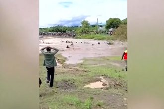 Água e lama arrastaram vilarejos e moradores; 42 pessoas morreram (Imagem: YouTube/Reprodução)