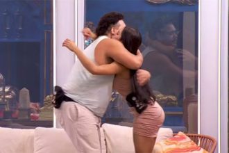 Lucas 'Buda' e Isabelle selaram a paz com um abraço no BBB 24 (Imagem: Globoplay/Reprodução)