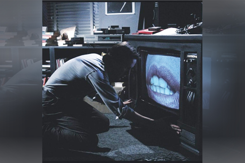 O ator James Woods em cena de Videodrome, um dos filmes que será exibido pelo cineclube (Imagem: YouTube/Reprodução)