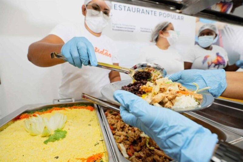 Refeições no restaurante popular Prato Cheio: preço simbólico (Foto: Jimmy Christian/Seas)