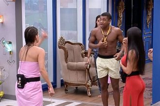 Davi e Beatriz continuaram a discussão após o Sincerão (Imagem: Reprodução/Globoplay)