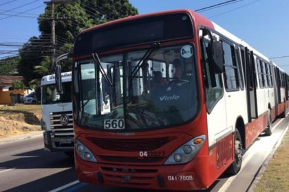 Ônibus da linha 560: o preferido dos assaltantes em Manaus (Foto: Divulgação/redes sociais)