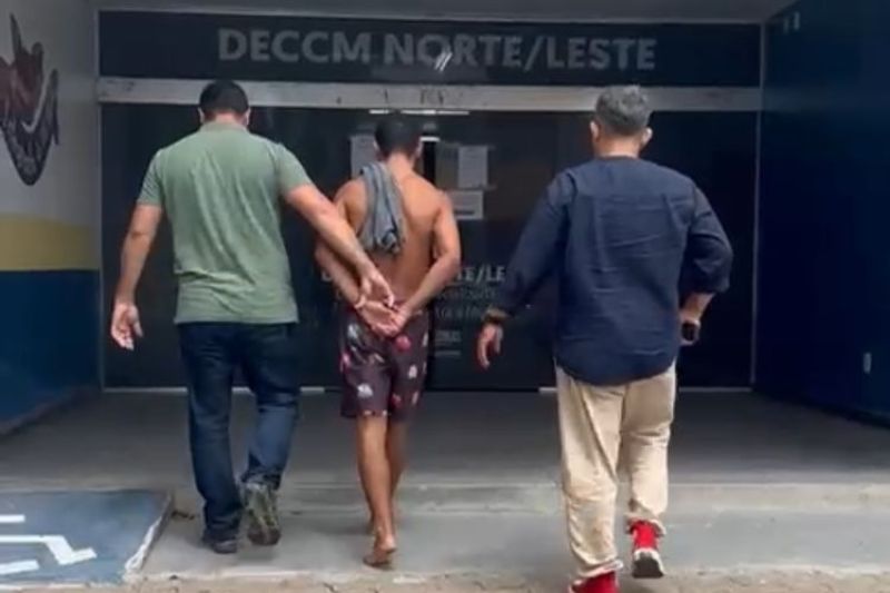 Momento que o homem é preso (Foto: Divulgação: PC/AM)