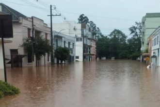 Centro de Roca Sales inundado: município é um dos mais afetados por chuvas intensas (Imagem: Prefeitura de Roca Sales/Divulgação)