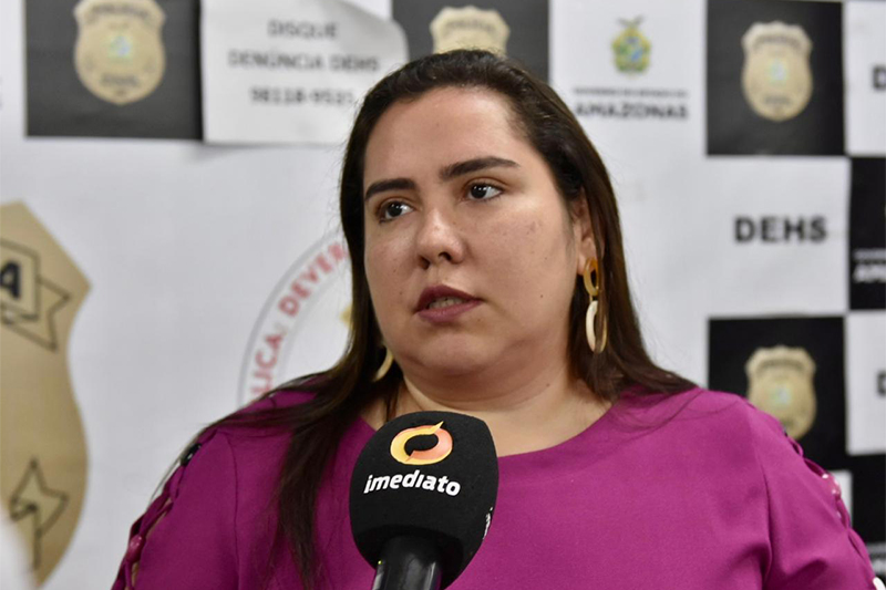 Delegada Deborah Barreiros disse que homem confessou ter matado jovem (Foto: Erlon Rodrigues/PC-AM)