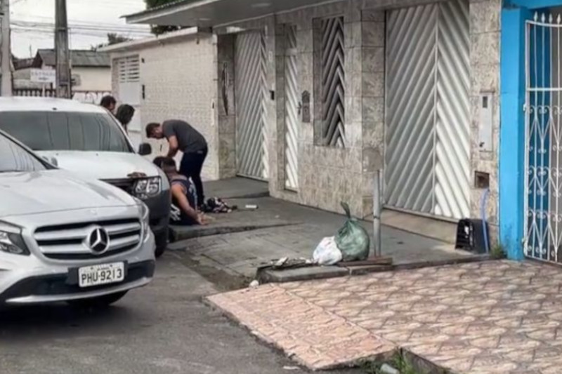 Momento da prisão de Ademar Farias, irmão de Didja Cardoso (Imagem: Instagram/Reprodução)