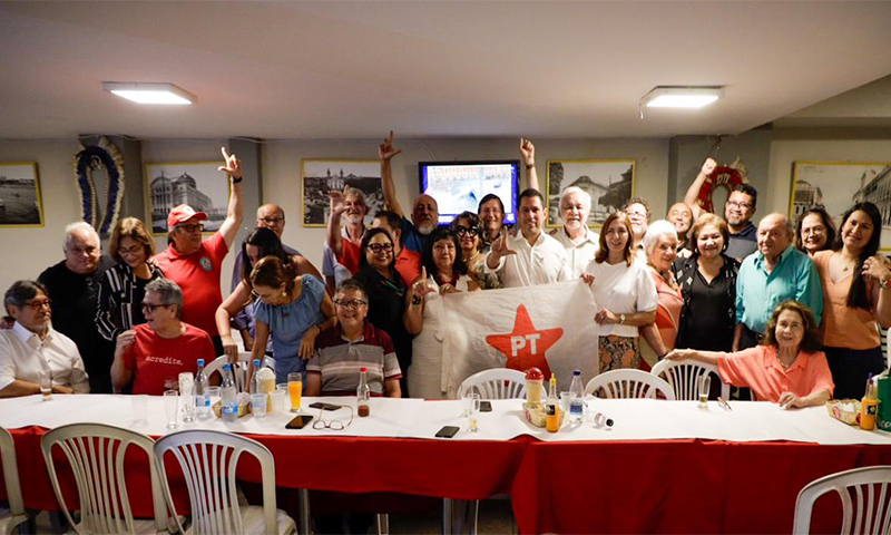 Marcelo Ramos com os militantes de esquerda: apoio à candidatura para prefeito (Foto: Pablo Brandão/Divulgação)