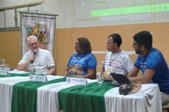 Arcebispo Leonardo Steiner e Sônia Oliveira anunciaram encontro do laicado em Manaus (Foto: AM ATUAL)