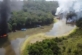 Rio na Amazônia poluído pela atividade de garimpo ilegal: instituto vai estudar contaminação por mercúrio (Foto: Polícia Federal/Divulgação)