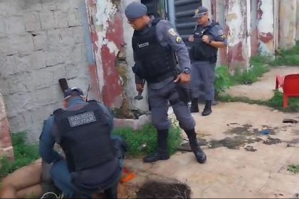 A vítima foi encontrada amarrada e com vários sinais de agressão (Divulgação/SSP-AM)
