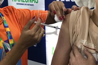 Vacinação contra a Covid-19 (Foto: Divulgação/FVS)