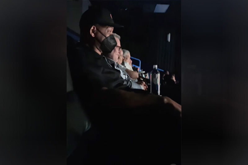 Will Smith usou máscara e boné ao assistir filme dele mesmo (Imagem: Instagram/Reprodução)