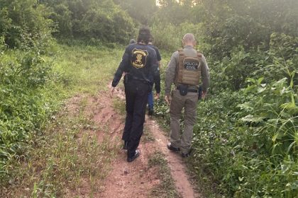 Policiais civis prenderam suspeitos em comunidade na zona rural de Itacoatiara (Foto: PC-AM/Divulgação)