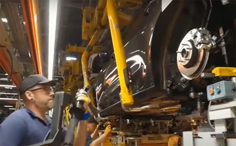 Fábrica da BYD, multinacional chinesa de carros elétricos: expansão na Europa (Imagem: YouTube/Reprodução)