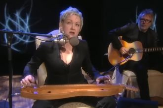 Cindy Lauper anuncia que se aposentará dos shows (Imagem: YouTube/Reprodução)