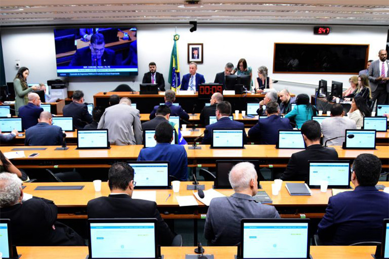 Comissão de Segurança da Câmara aprovou projeto sobre uso da força contra menores infratores (Foto: Cleia Viana/Agência Câmara)