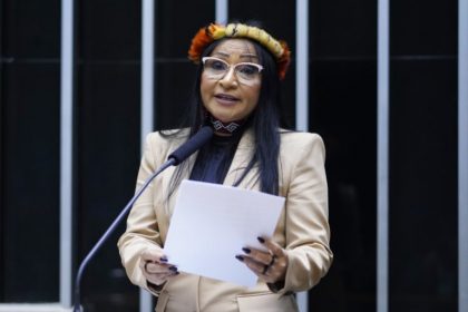 Silvia Waiãpi teve mandato cassado por gastar R$ 9 mil de verba pública com harmonização (Foto: Pablo Valadares/Agência Câmara)