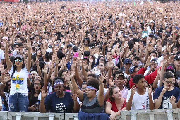 Evangélicos na Marcha para Jesus: crença na mudança climática (Foto: Rovena Rosa/ABr)