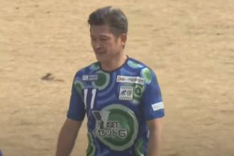 Kazu Miura não pensa em se aposentar e se mantém em atividade aos 57 anos de idade (Imagem: YouTube/Reprodução)