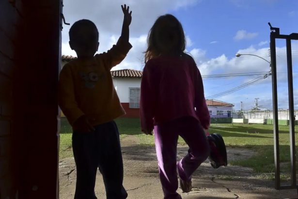 Crianças ainda sofrem com violência doméstica (Foto: Marcelo Casal Jr/ABr)