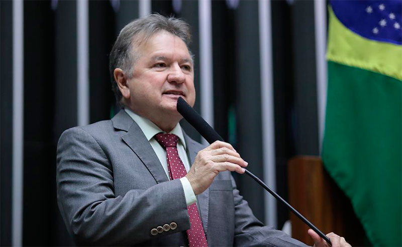 Deputado Merlong Solano