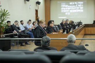 Desembargadores foram unânimes em manter sentença a favor de aluna (Foto: Marcus Phillipe/TJAM)
