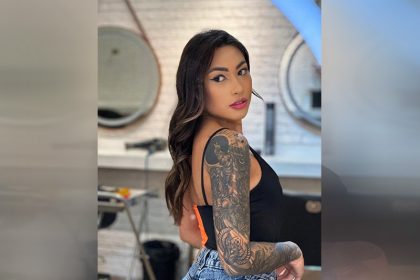 Karol Kiméshi diverte fãs em busca de votos no Miss Bumbum (Foto: Divulgação)