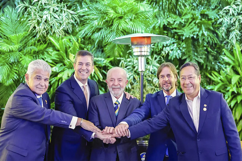 Lula com presidentes de países do Mercosul: busca por união e mercado comum (Foto: Ricardo Stuckert/PR)