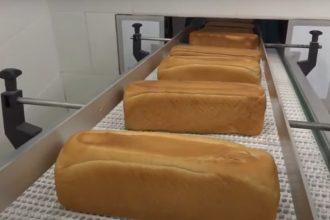 Estudo identifica alto teor alcóolico em pão de forma (Imagem: YouTube/Reprodução)