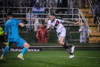 Vegetti marcou o gol de empate do Vasco (Foto: Matheus Lima/Vasco)